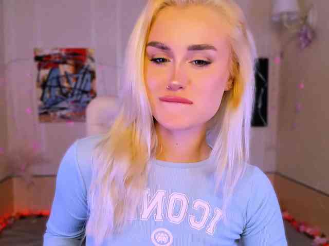 Ravenaaaa webcam