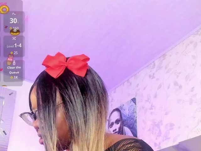 EmilyRosee's BongaCams show and profile