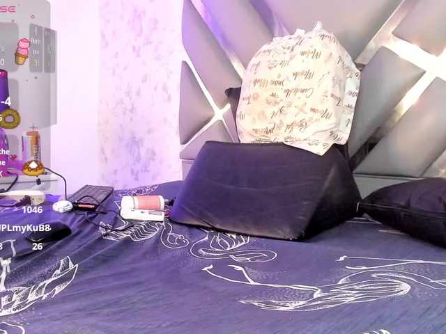 EmilyRosee's BongaCams show and profile