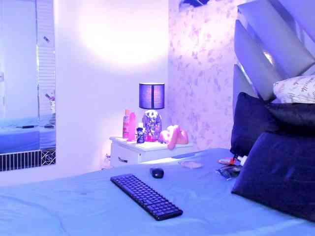 EmilyRosee Live Webcam on BongaCams