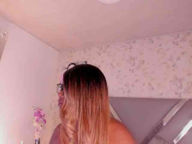 EmilyRosee webcam