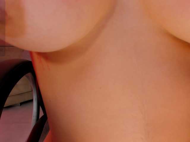 GiaFerrara's BongaCams show and profile