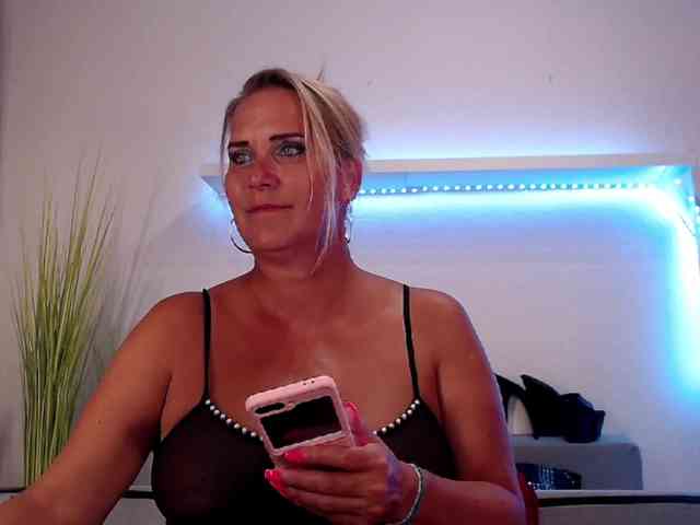 JuliaPink webcam