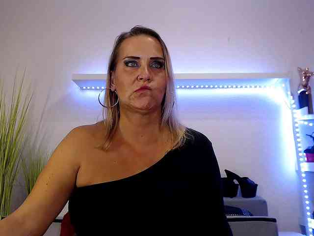 JuliaPink webcam