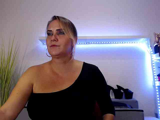 JuliaPink webcam