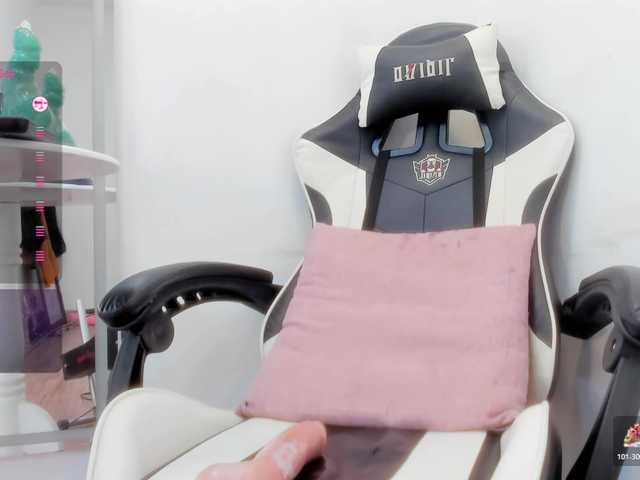 Little-Helenn's BongaCams show and profile