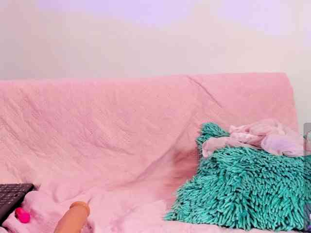 Little-Helenn webcam