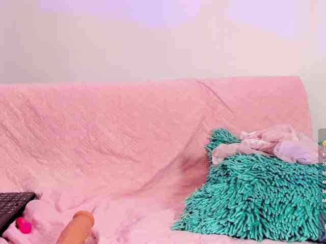 Little-Helenn webcam