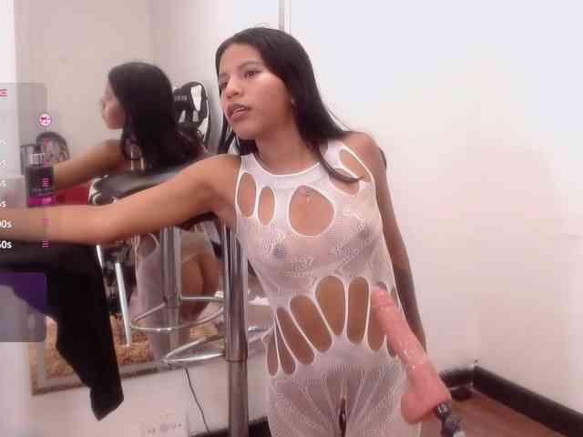 Little-Helenn webcam