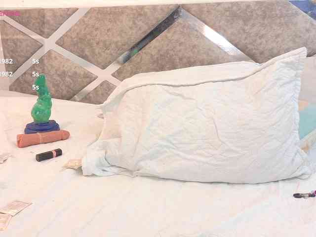 Little-Helenn Little-Helenn