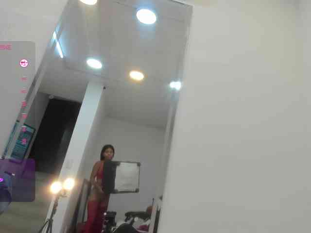 Little-Helenn webcam