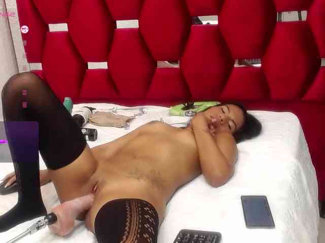 Little-Helenn webcam