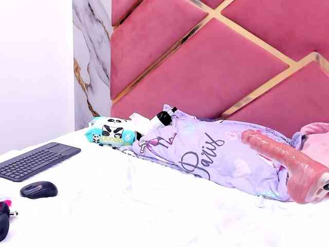 Little-Helenn webcam