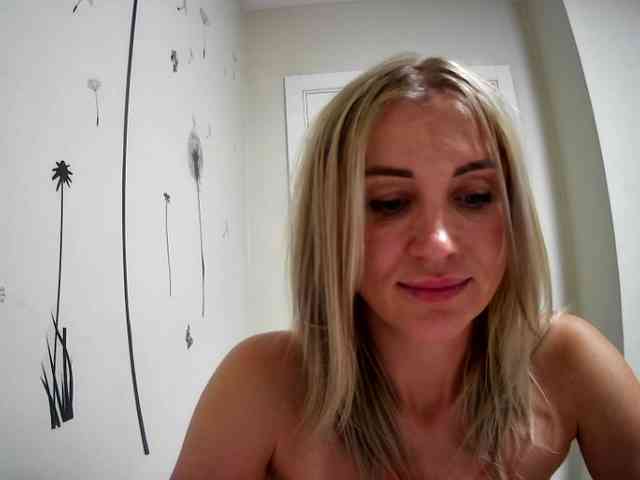 MarryEmm webcam