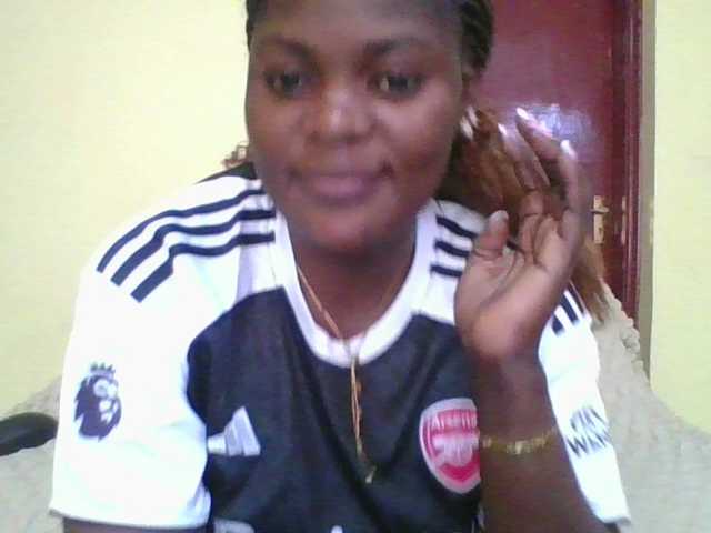 Sweetdarkskin webcam bongacams model stream image