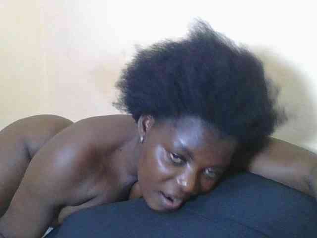 Sweetdarkskin webcam