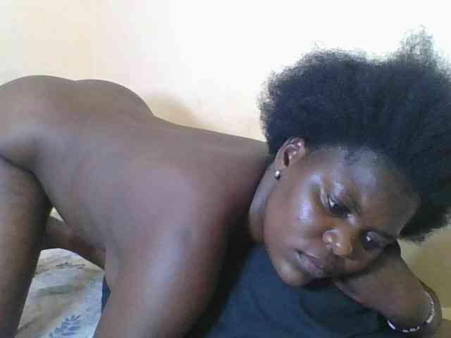Sweetdarkskin webcam