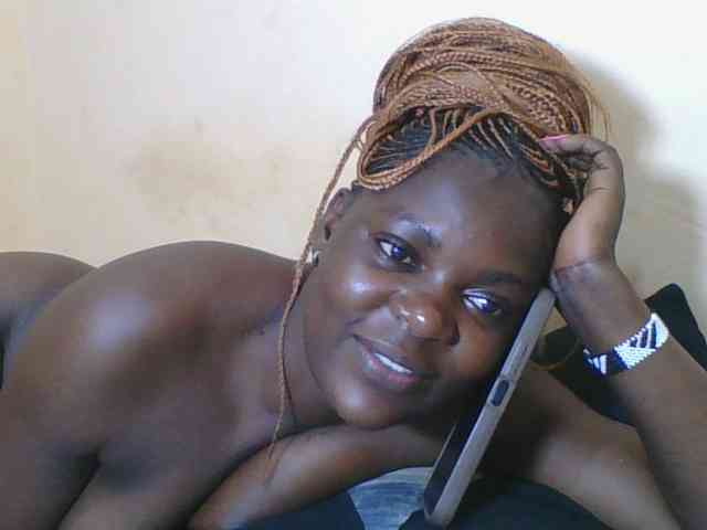 Sweetdarkskin webcam