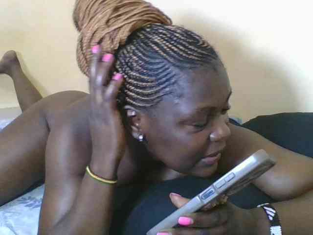Sweetdarkskin webcam