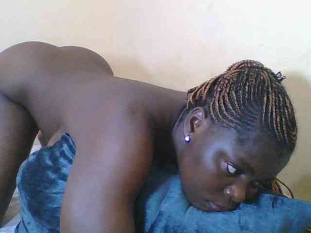 Sweetdarkskin webcam