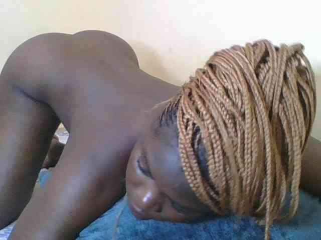 Sweetdarkskin webcam