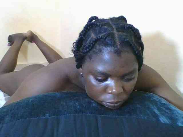 Sweetdarkskin webcam