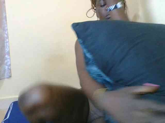 Sweetdarkskin webcam