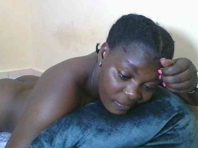 Sweetdarkskin webcam