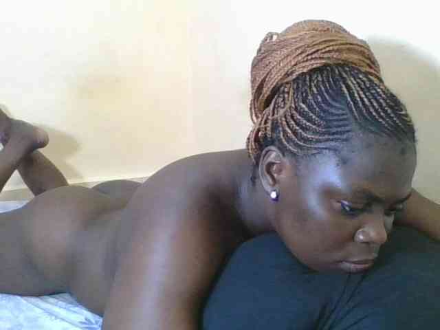 Sweetdarkskin webcam