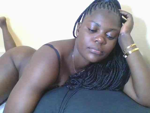 Sweetdarkskin webcam