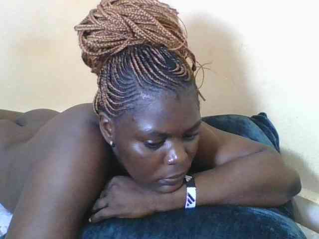 Sweetdarkskin webcam