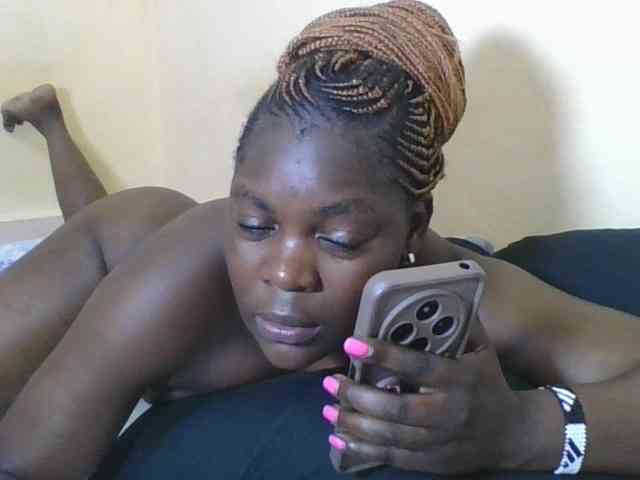 Sweetdarkskin webcam