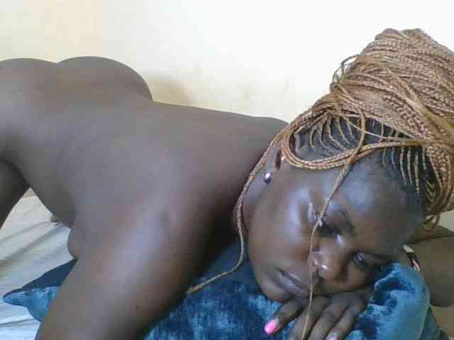 Sweetdarkskin webcam