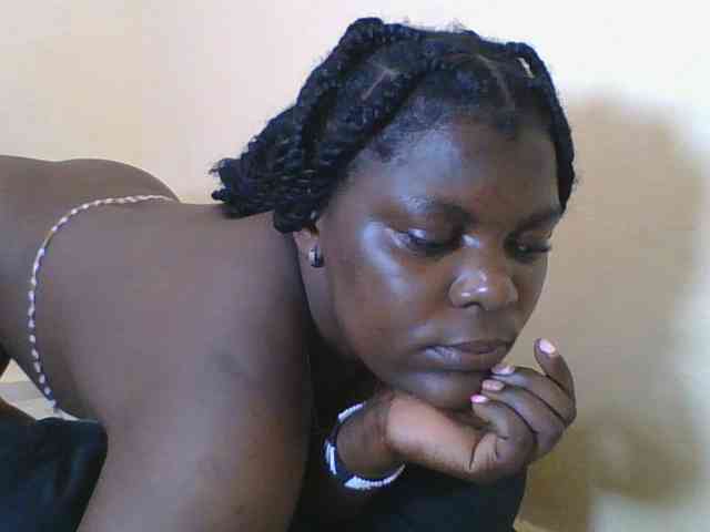 Sweetdarkskin webcam