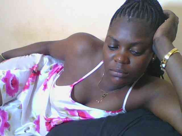 Sweetdarkskin webcam