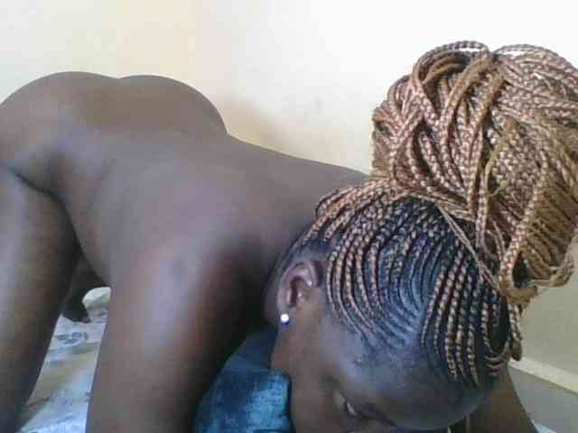 Sweetdarkskin webcam