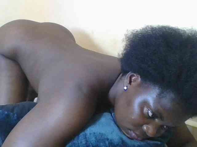 Sweetdarkskin webcam