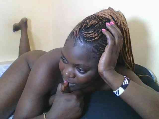 Sweetdarkskin webcam