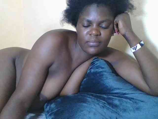 Sweetdarkskin webcam