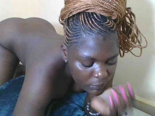 Sweetdarkskin webcam