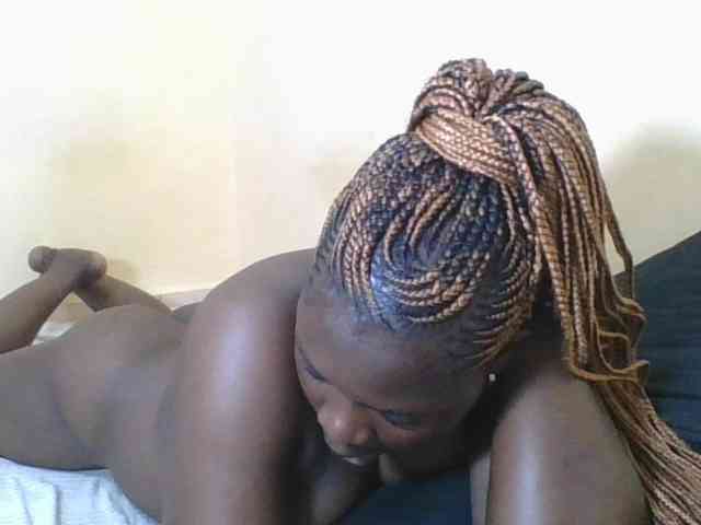 Sweetdarkskin webcam