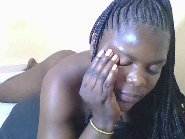 Sweetdarkskin webcam