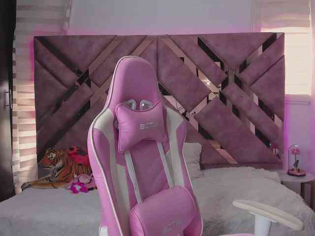 tigerbaby_ webcam