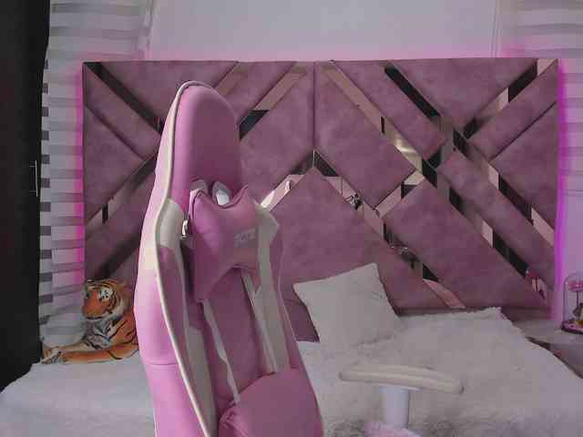 tigerbaby_ webcam