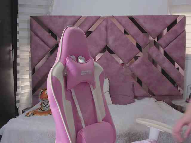 tigerbaby_ webcam