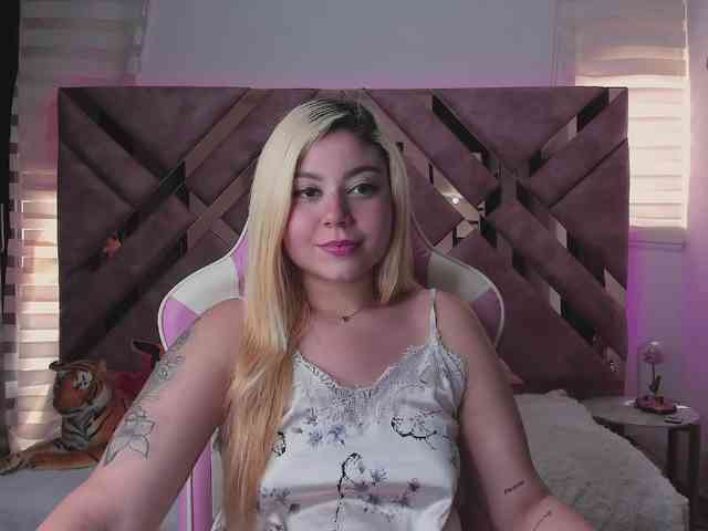 tigerbaby_ webcam