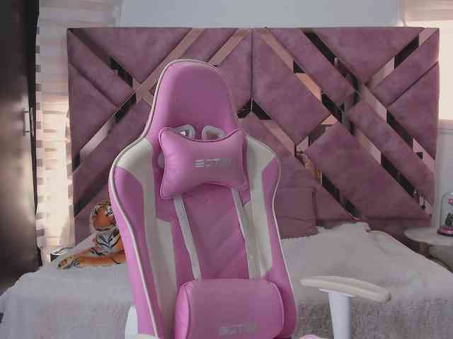 tigerbaby_ webcam