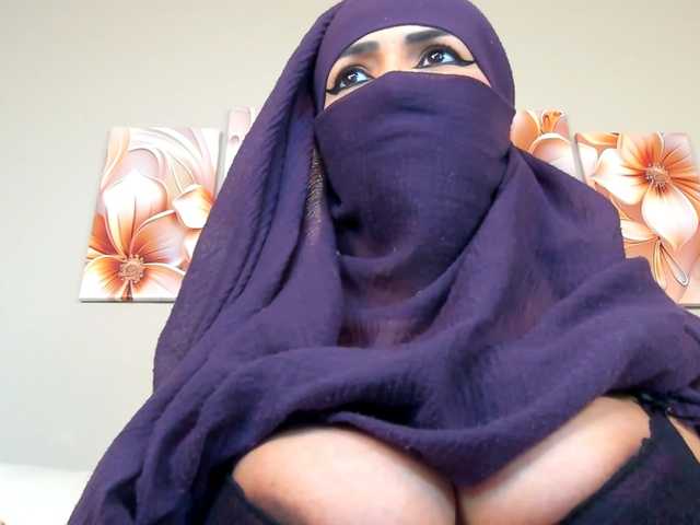 VictoriaMayeer's BongaCams show and profile