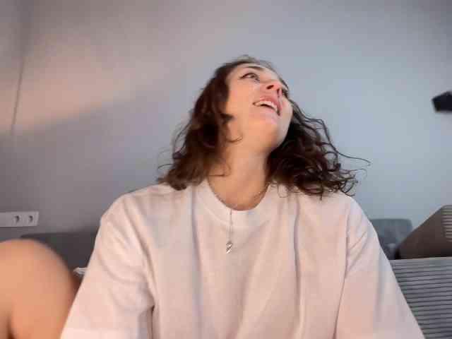 PaulineKo webcam