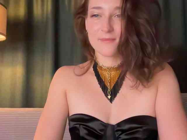 PaulineKo webcam